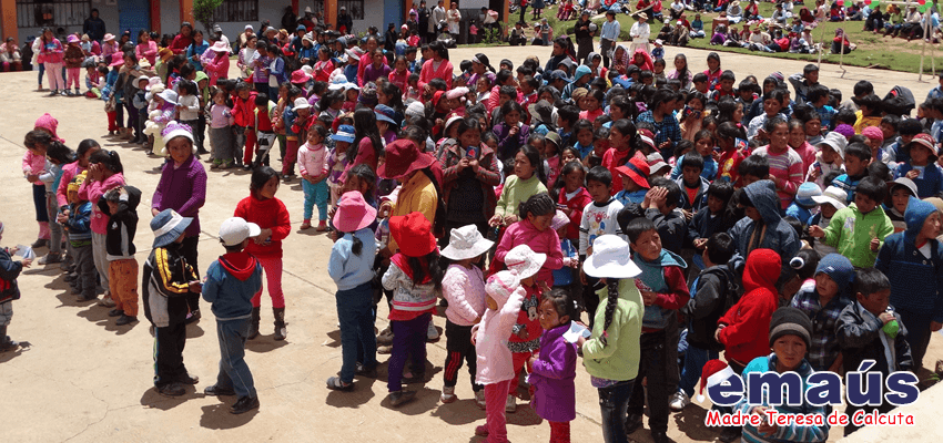 Emaús Madre teresa de Calcuta Navidad Huancavelica