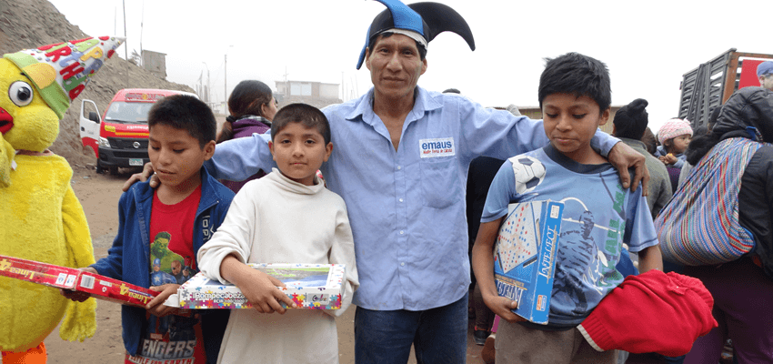 Emaús Madre teresa de Calcuta Donación de Ropa VMT